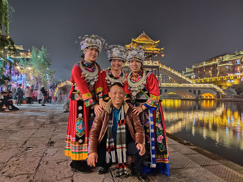 潤東方環(huán)保空調(diào)團(tuán)隊(duì)出游.jpg